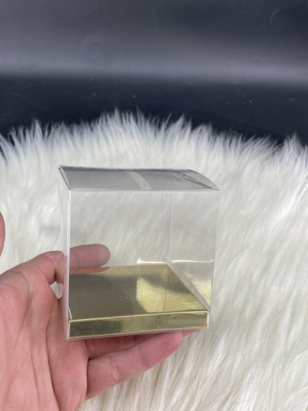 علبة bvc مقاس (8*8*8)